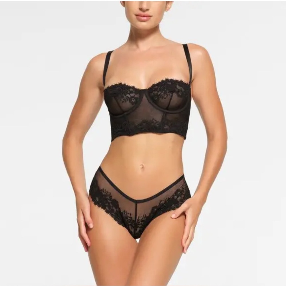 SKIMS Lace Unlined Balconette Corset - Onyx Size large brand new with tags